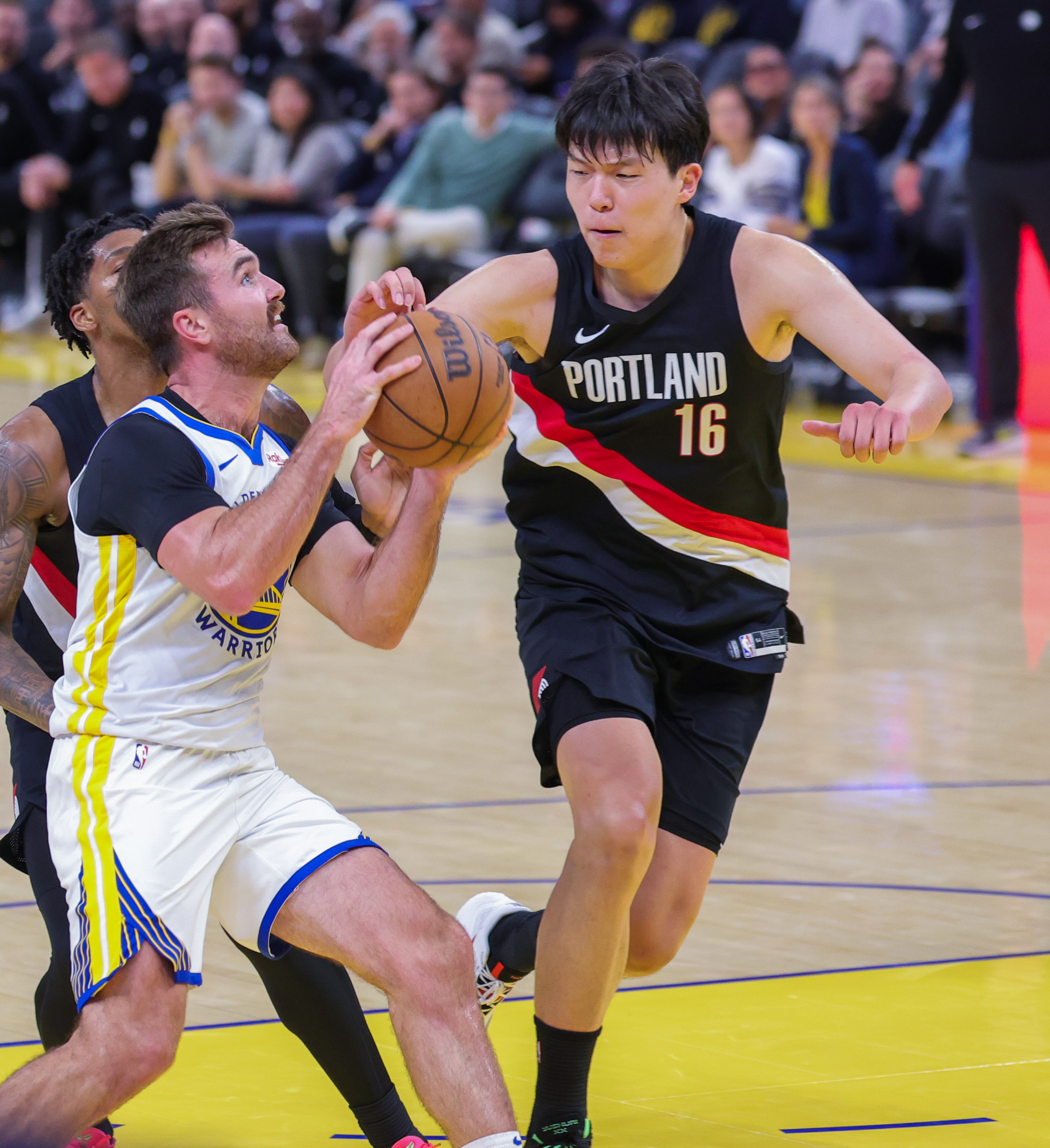 开云-转会期金州勇士防线松动:NBA总决赛节点到来,气氛紧张,团队化学反应显著的简单介绍